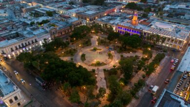 Vista Aérea De La Histórica Plaza Grande De Mérida Al Anochecer. Foto de Carlos Canche Uc