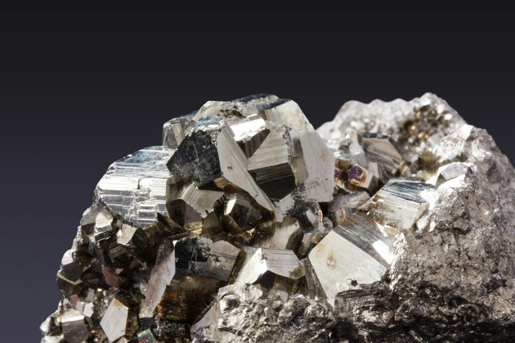 Minerales críticos: El pilar metálico de la transformación energética